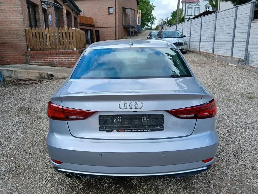 Gebraucht Audi A3 Sport 150 PS (110 kW) 2017 Silber Limousine