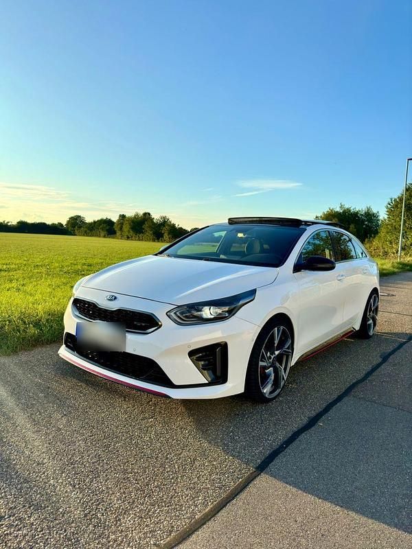 Weiß Gebraucht 2021 Kia Ceed Kombi | 20.790 € (Guter Preis) - Bild 1/4