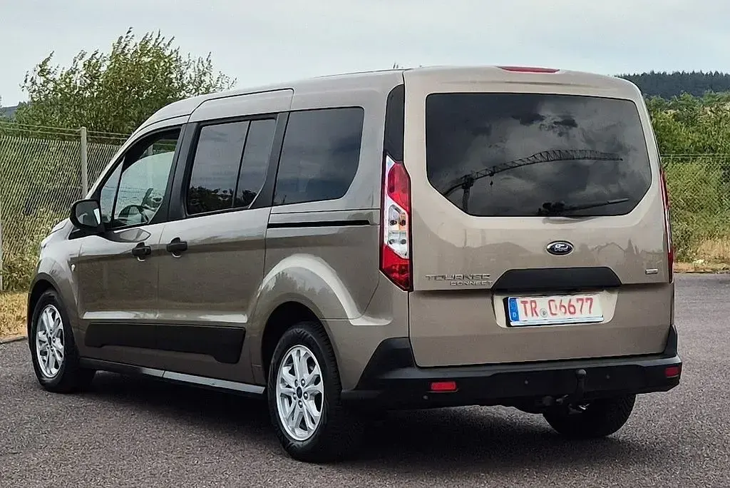 Gebraucht Ford Tourneo Trend 120 PS (88 kW) 2018 Silber Van / Kleinbus