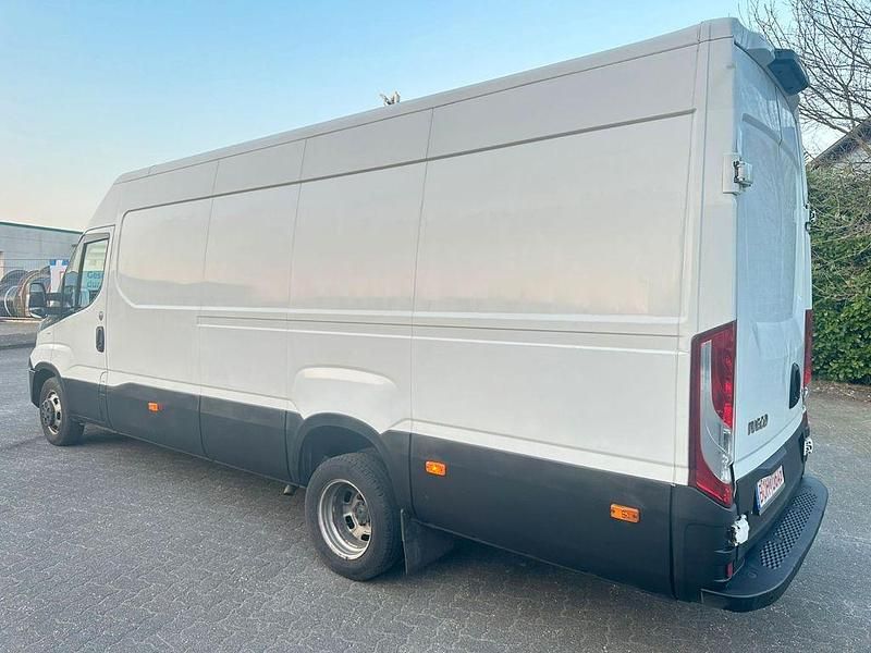 Gebraucht Iveco Daily 158 PS (116 kW) 2018 Weiß Van / Kleinbus