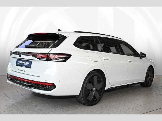 Gebraucht VW Passat R-line 150 PS (110 kW) 2024 Weiß Kombi