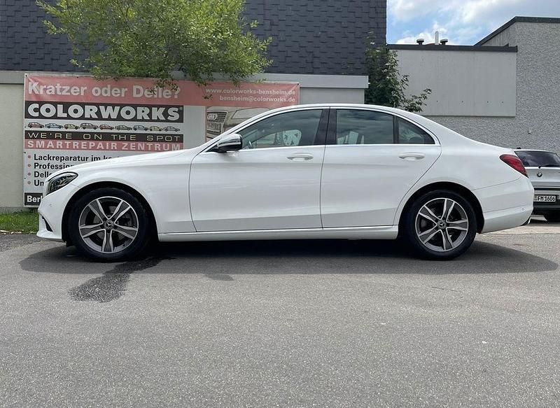Gebraucht Mercedes C220 194 PS (142 kW) 2019 Weiß Limousine