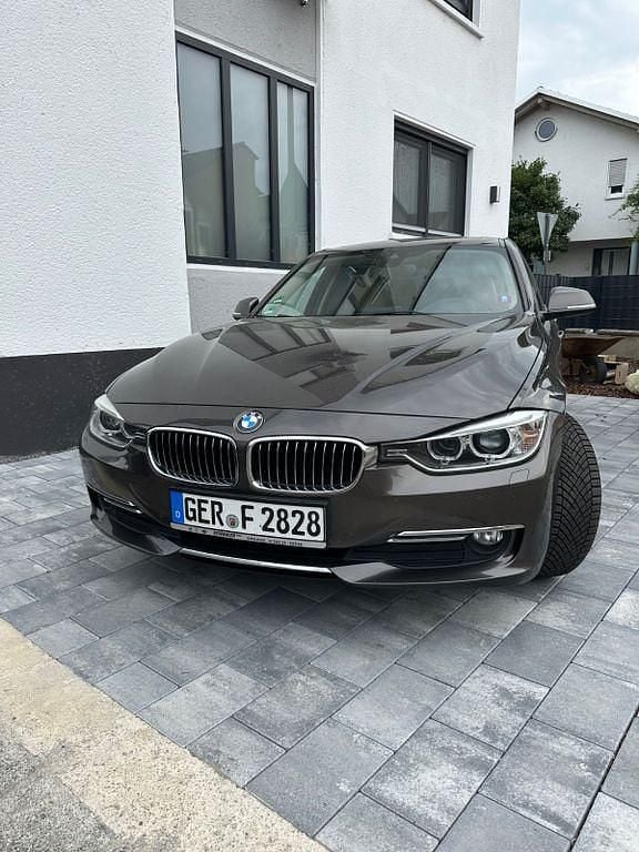 Braun Gebraucht 2014 BMW 320 Efficient Dynamics Limousine | 13.200 € (Fairer Preis) - Bild 1/4