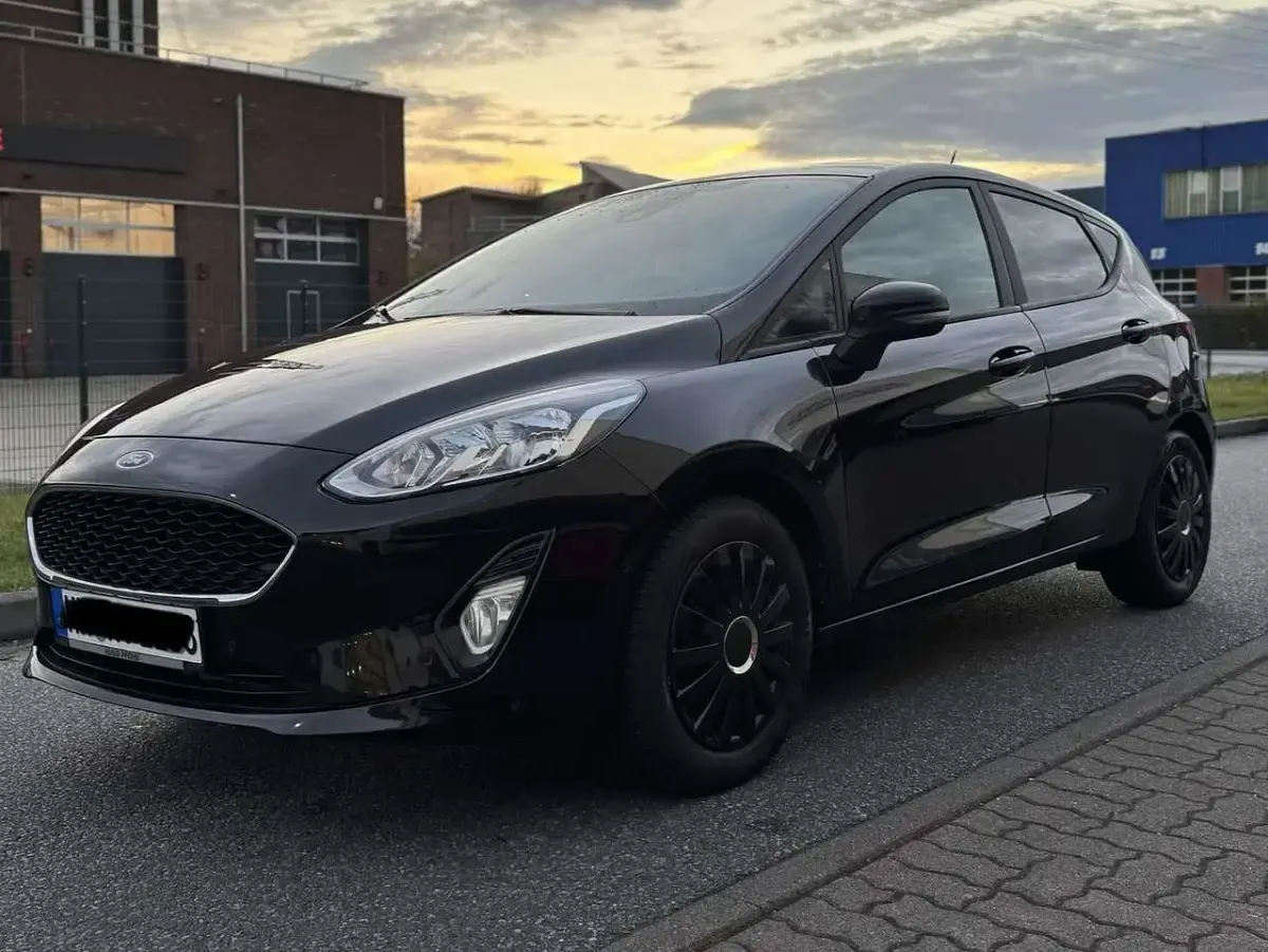 Gebraucht Ford Fiesta Cool & Connect 71 PS (52 kW) 2018 Schwarz Kleinwagen