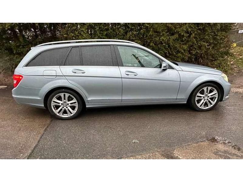 Gebraucht Mercedes C220 Avantgarde 170 PS (125 kW) 2013 Diamantsilber  metalliclack Kombi