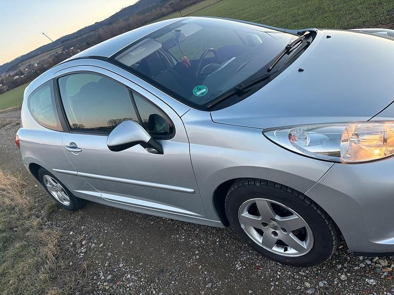 Gebraucht Peugeot 207 88 PS (64 kW) 2006 Grau Kleinwagen