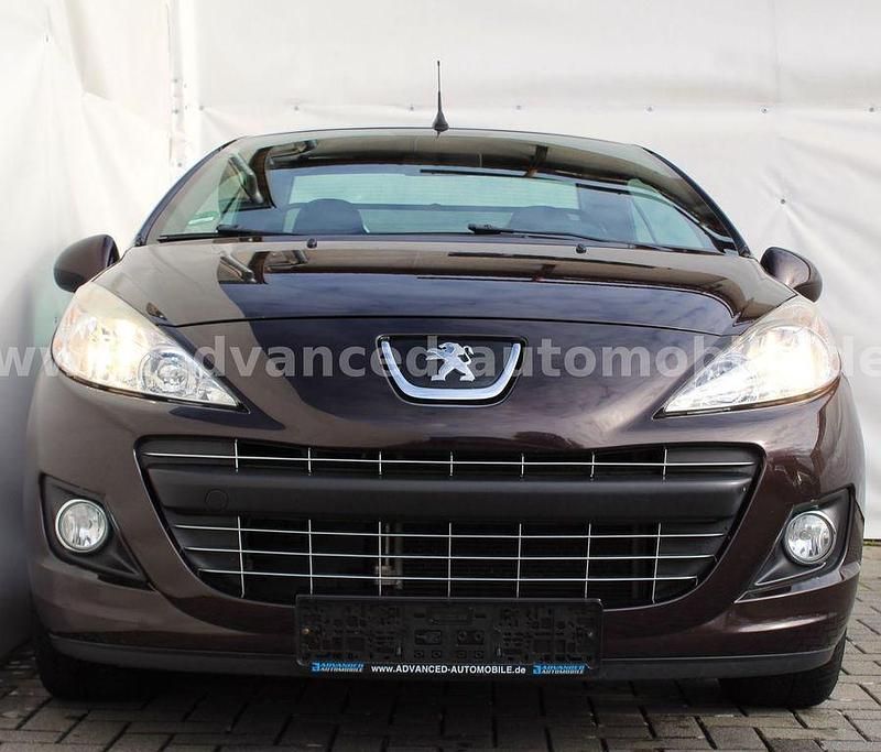 Gebraucht Peugeot 207 Active 120 PS (88 kW) 2015 Schwarz Cabrio