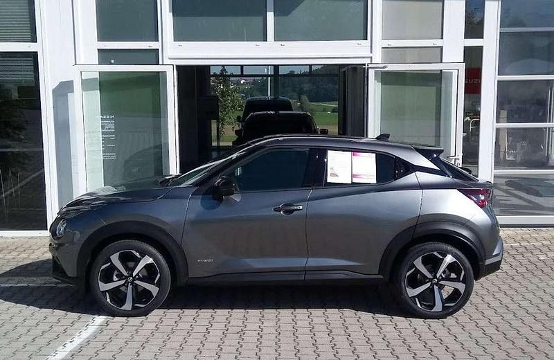 Dark grey metallic Gebraucht 2025 Nissan Juke Tekna SUV | 29.990 € (Teuer) - Bild 1/4