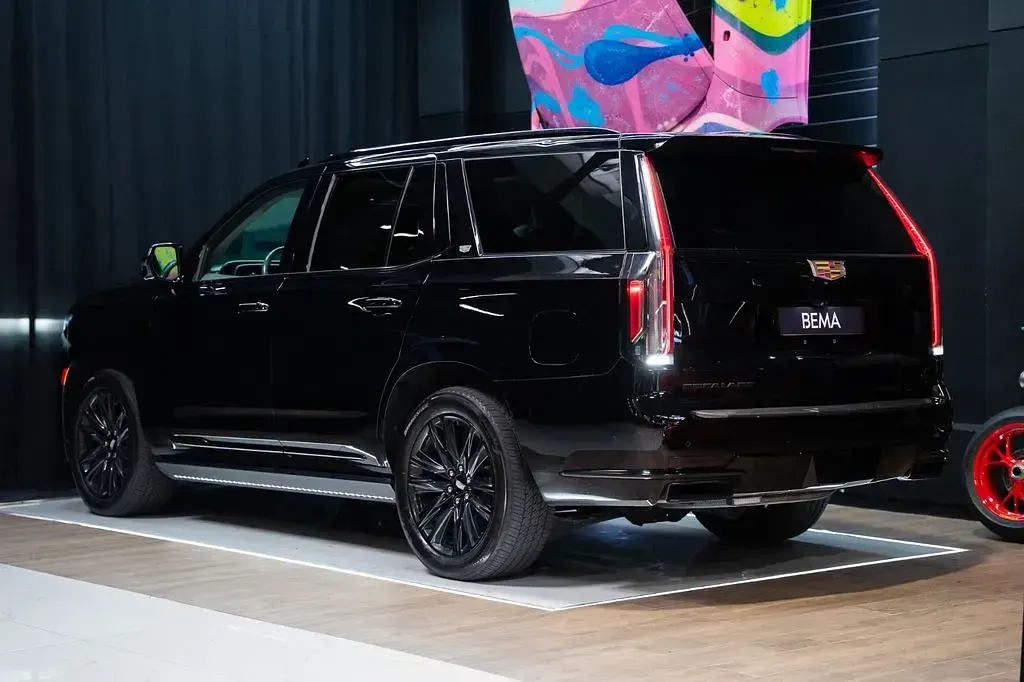 Gebraucht Cadillac Escalade 420 PS (308 kW) 2021 Schwarz SUV