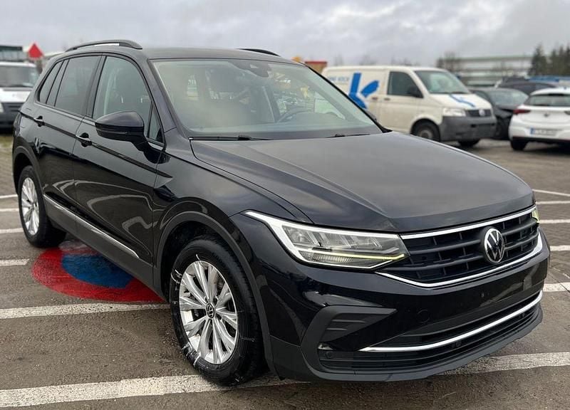 Schwarz Gebraucht 2021 VW Tiguan Life SUV | 14.900 € - Bild 1/4