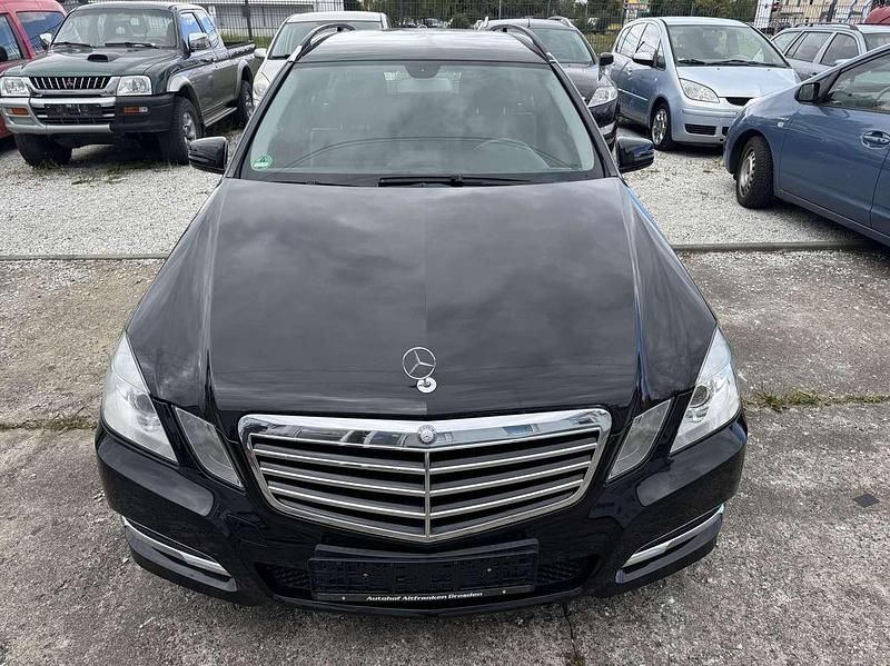 Gebraucht Mercedes E220 170 PS (125 kW) 2013 Phantomschwarz Kombi