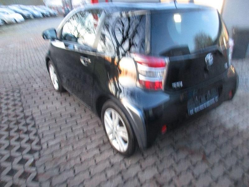 Gebraucht Toyota iQ Basis 98 PS (72 kW) 2010 Schwarz Kleinwagen