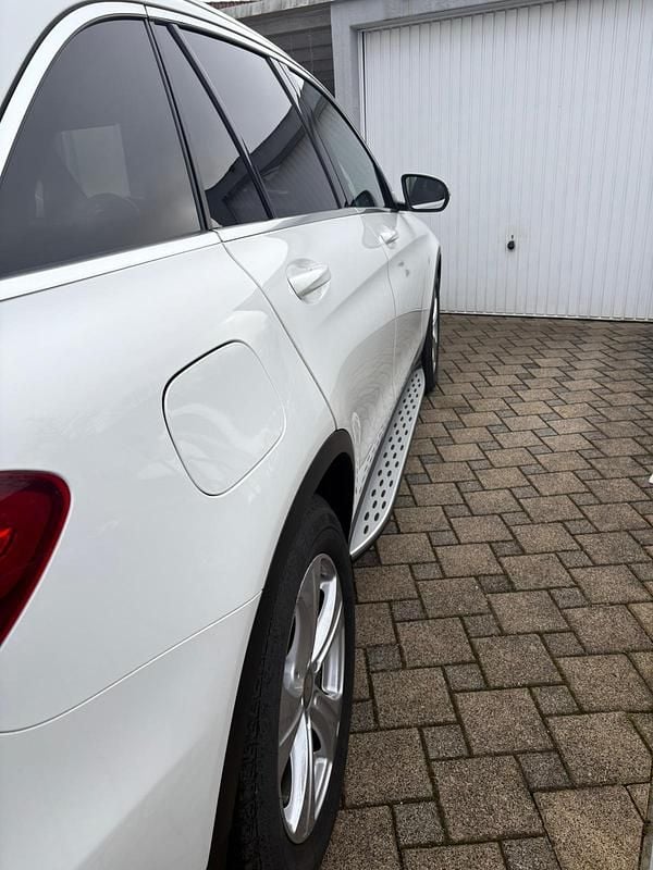 Gebraucht Mercedes GLC250 204 PS (150 kW) 2016 Weiß SUV