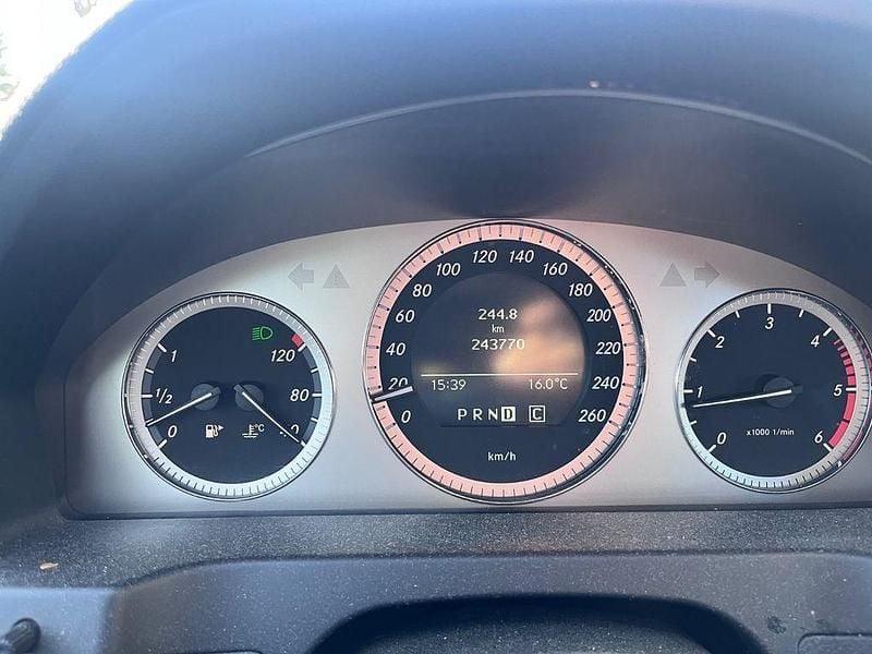 Gebraucht Mercedes C220 170 PS (125 kW) 2009 Grau Limousine