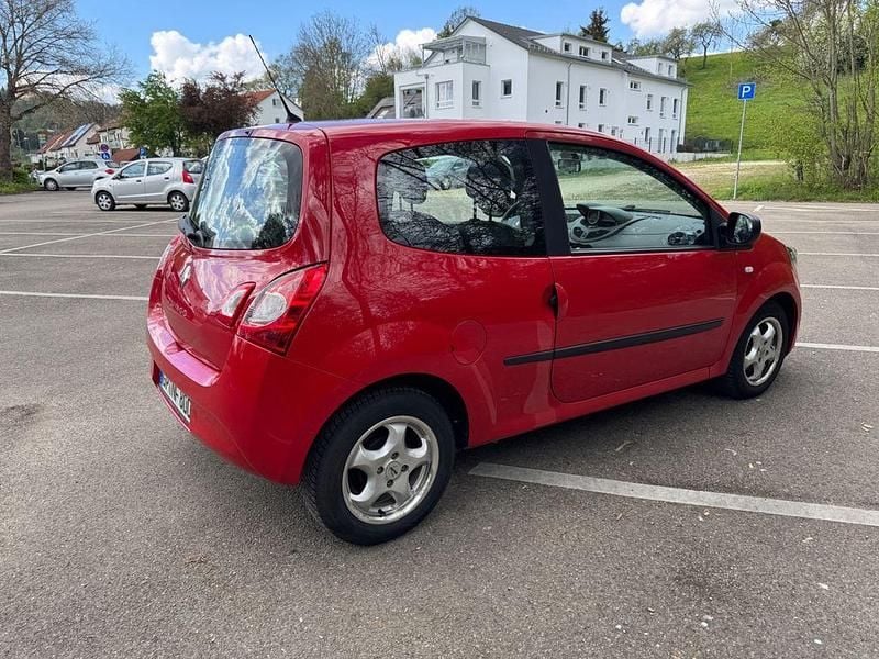 Second-hand Renault Twingo 75 CP (55 kW) 2014 Roșu Hatchback