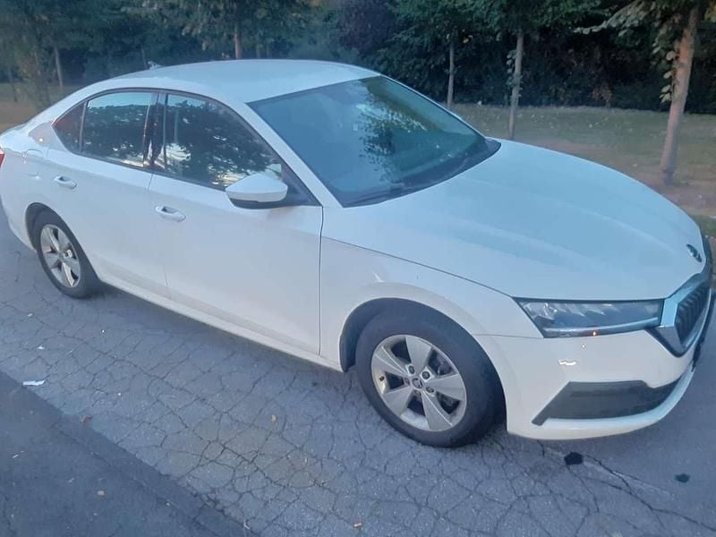 Gebraucht 2023 Skoda Octavia Ambition Limousine | 18.500 € (Superpreis) - Bild 1/4
