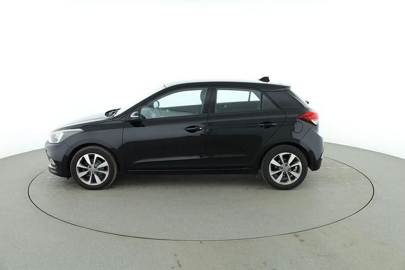 Gebraucht Hyundai i20 YES! 101 PS (74 kW) 2015 Schwarz Limousine