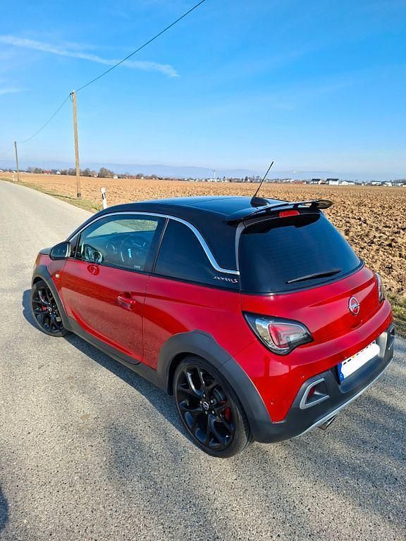 Gebraucht Opel Adam Rocks 150 PS (110 kW) 2016 Rot Kleinwagen