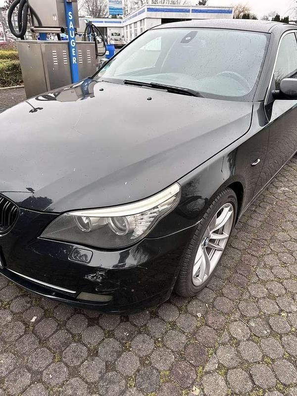 Gebraucht BMW 523 190 PS (139 kW) 2007 Schwarz Limousine