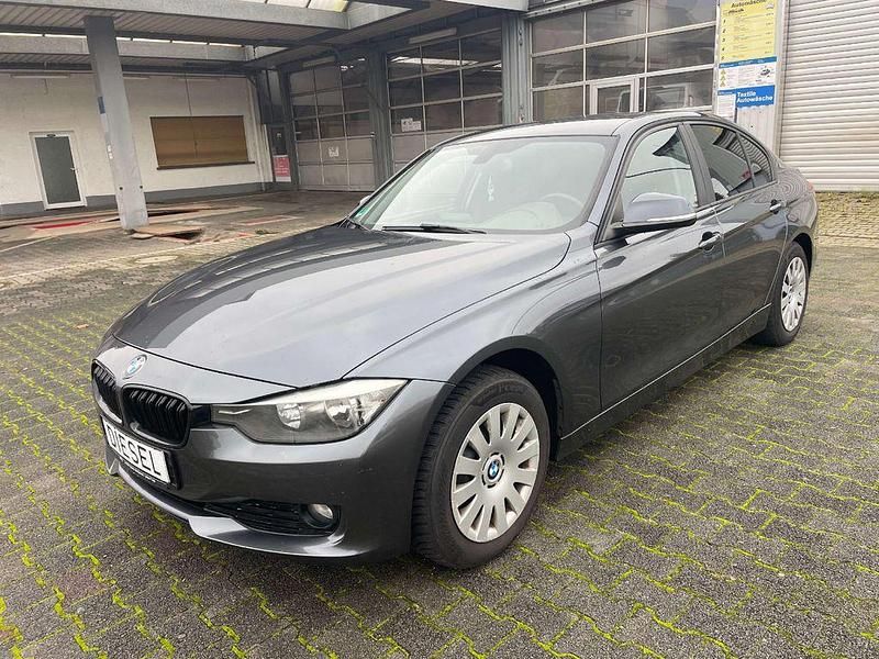 Gebraucht BMW 316 116 PS (85 kW) 2015 Grau Limousine
