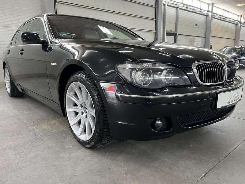 Gebraucht BMW 750 Sport Line 367 PS (269 kW) 2006 Black sapphire (schwarz) Limousine