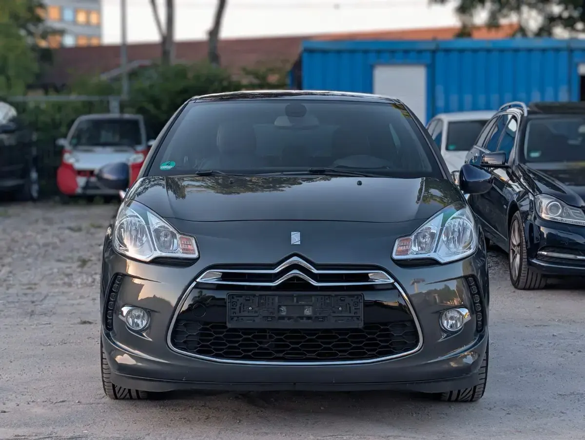 Gebraucht Citroën DS3 So Chic 120 PS (88 kW) 2014 Grau Limousine