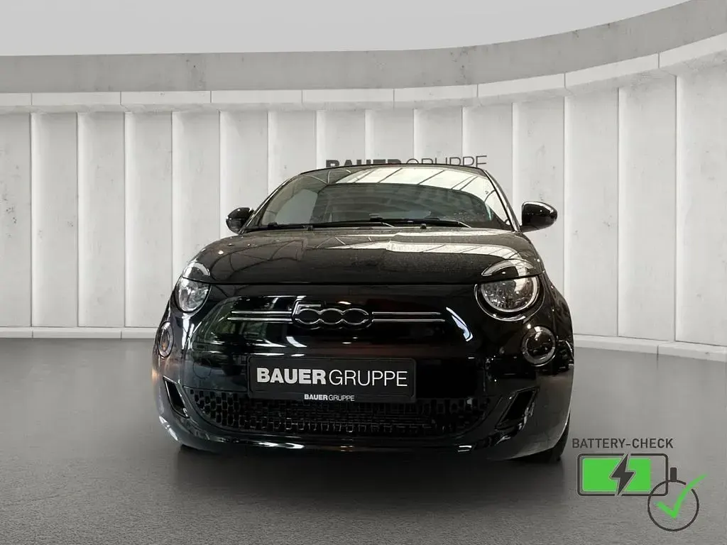 Gebraucht Fiat 500e Basis 86 kW (118 PS) 2024 Schwarz Cabrio