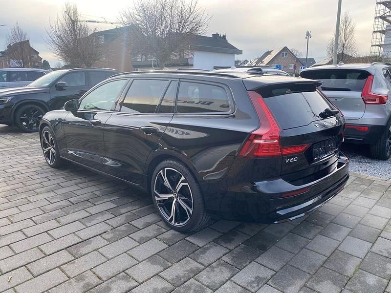 Gebraucht Volvo V60 Plus 398 PS (292 kW) 2025 Schwarz Kombi