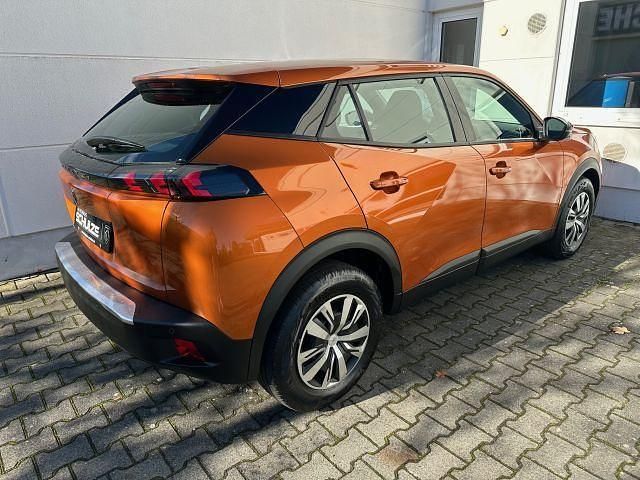 Gebraucht Peugeot e-2008 Active 100 kW (136 PS) 2023 Orange SUV