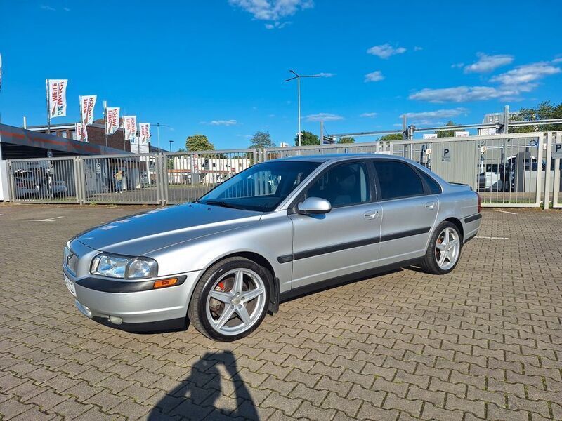 Silber Gebraucht 2002 Volvo S80 Limousine | 5.980 € (Fairer Preis) - Bild 1/4