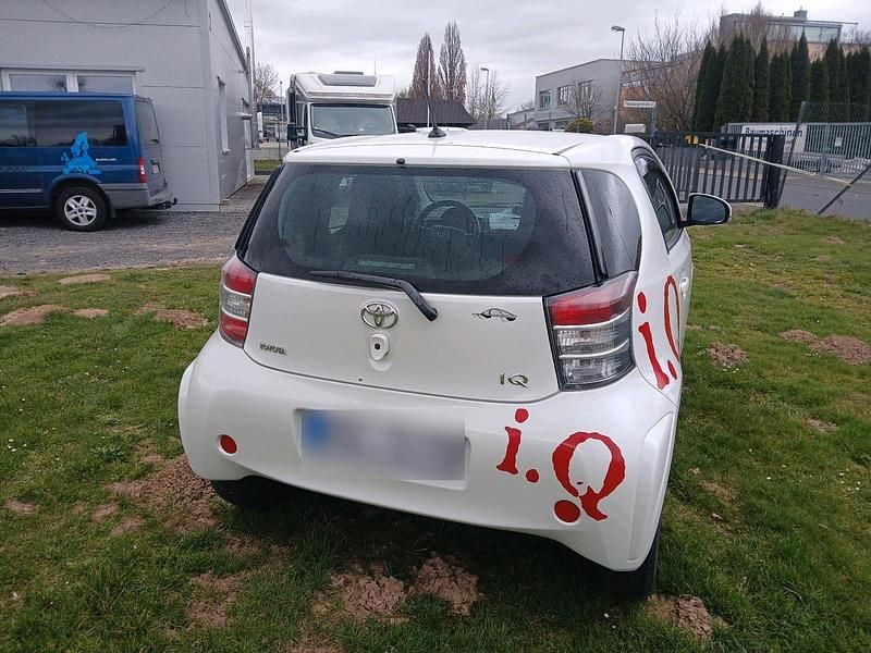 Gebraucht Toyota iQ 68 PS (50 kW) 2010 Kleinwagen
