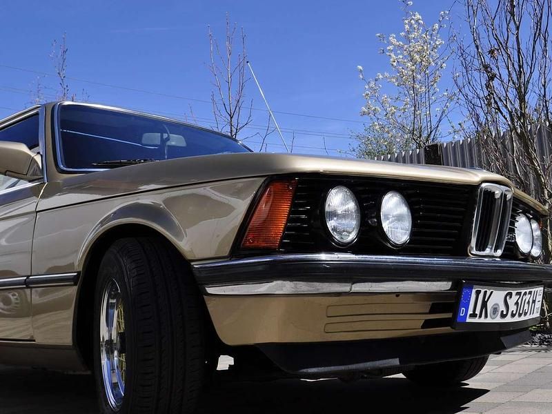 Gebraucht BMW 320 122 PS (89 kW) 1982 Gold Coupé