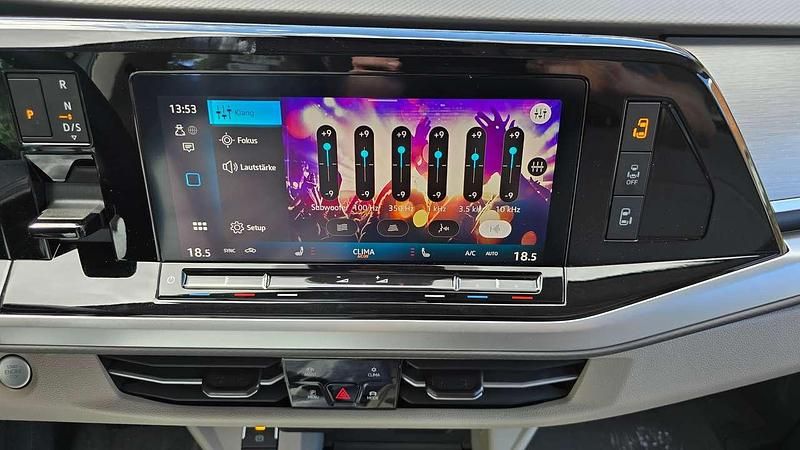 Neu VW Multivan 245 PS (180 kW) 2026 Weiß blau Van