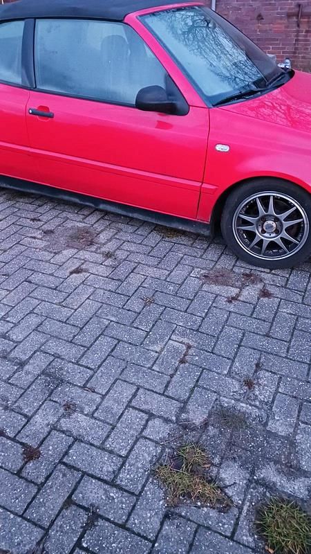 Gebraucht VW Golf Cabriolet 90 PS (66 kW) 2001 Rot Cabrio