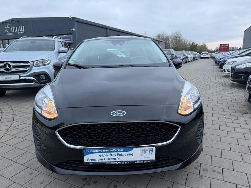 Gebraucht Ford Fiesta Trend 71 PS (52 kW) 2018 Schwarz Kleinwagen
