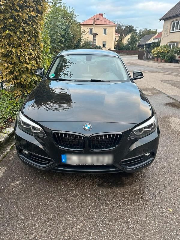 Schwarz Gebraucht 2020 BMW 218 Coupé | 16.500 € - Bild 1/4