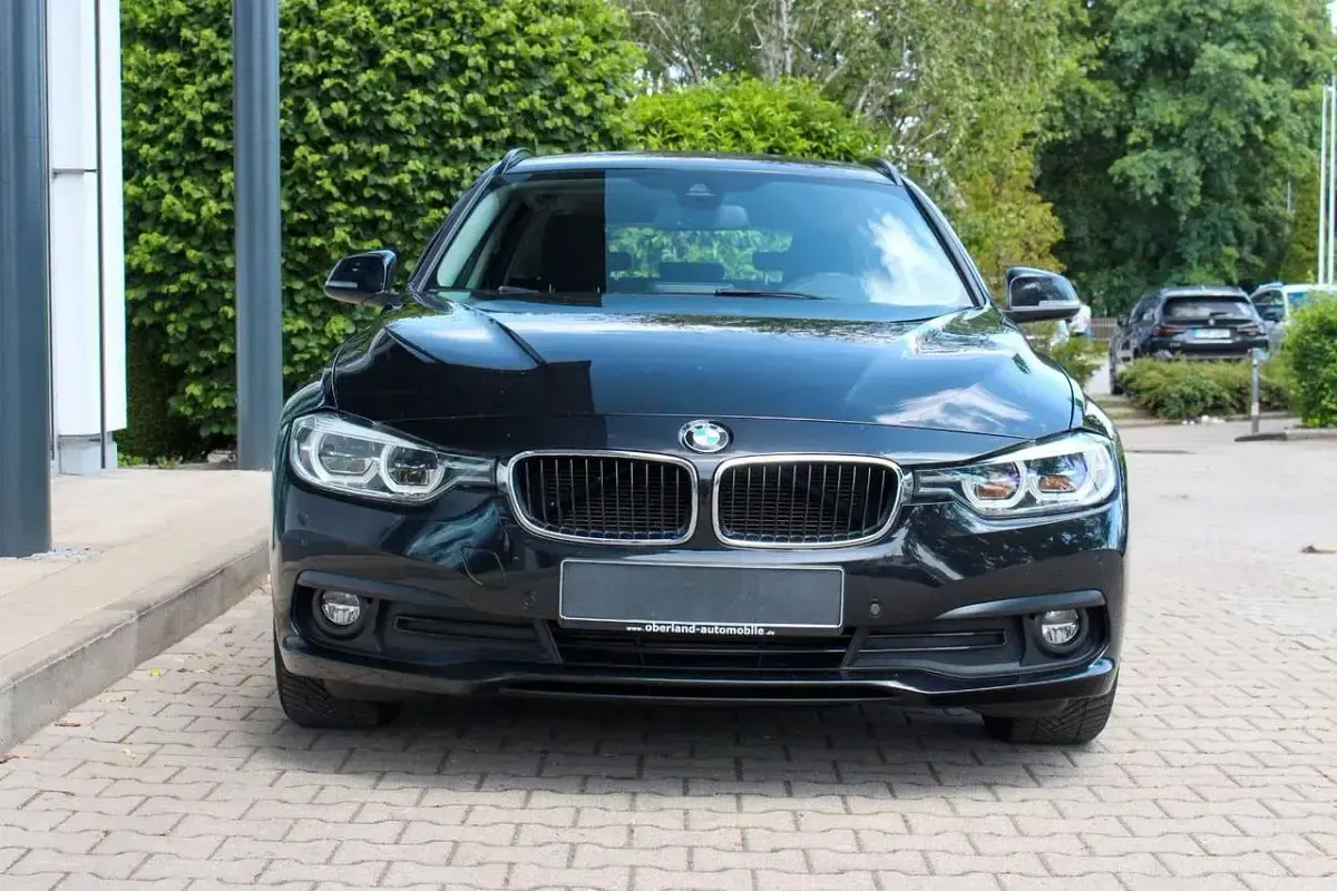 Gebraucht BMW 316 Advantage 116 PS (85 kW) 2015 Schwarz Kombi