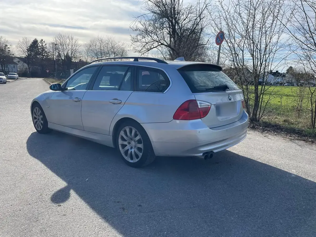 Gebraucht BMW 330 258 PS (189 kW) 2006 Silber Kombi
