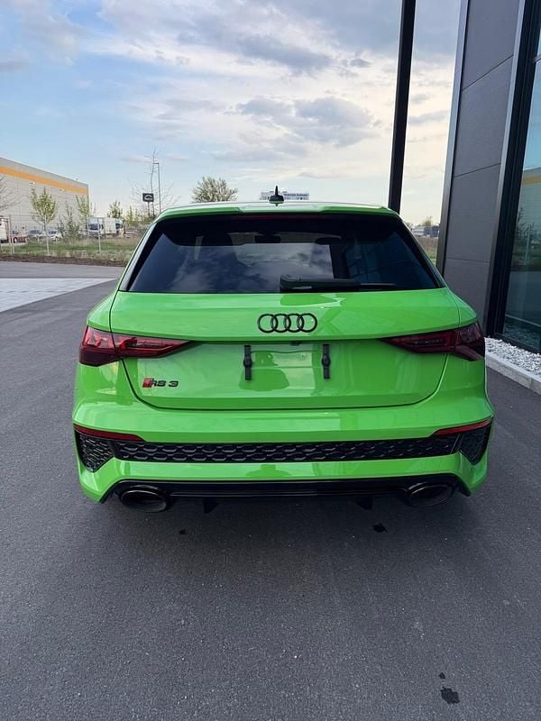 Second-hand Audi RS3 400 CP (294 kW) 2023 Verde Berlinǎ