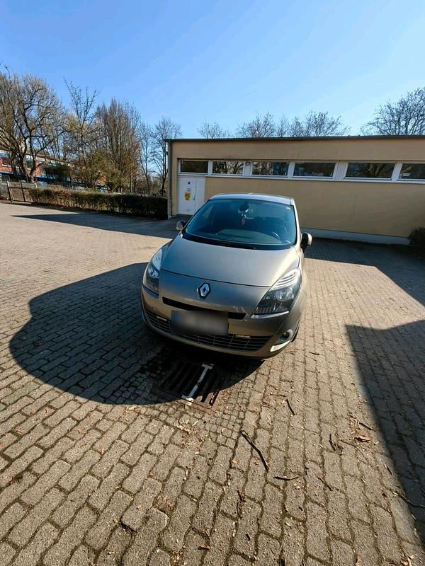 Gebraucht Renault Scénic III 131 PS (96 kW) 2011 Andere farben Van / Kleinbus