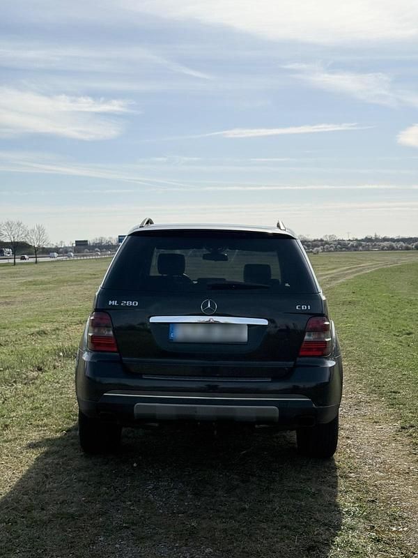 Gebraucht Mercedes ML280 190 PS (139 kW) 2006 Schwarz SUV