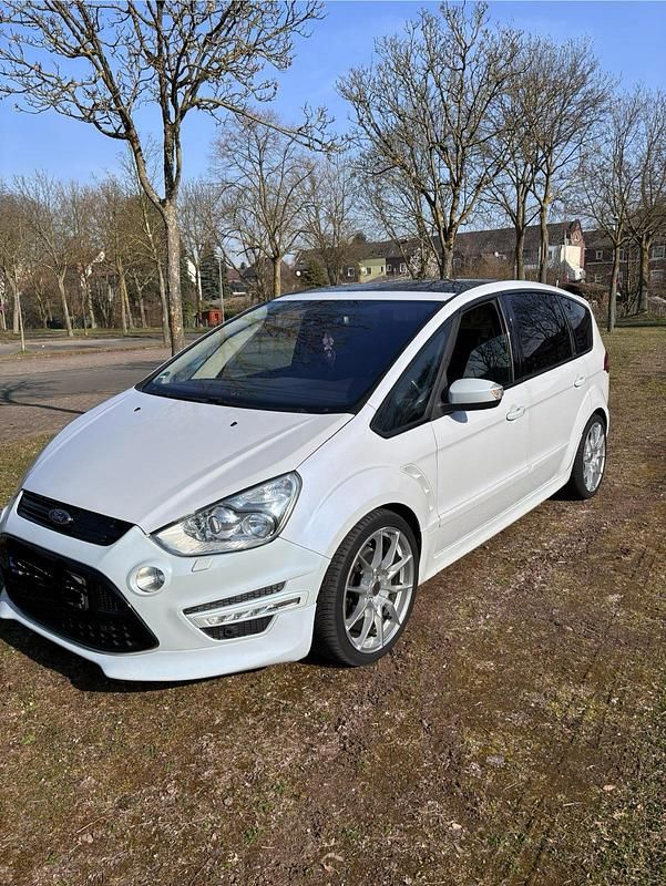 Weiß Gebraucht 2013 Ford S-MAX S Van / Kleinbus | 9.250 € (Fairer Preis) - Bild 1/4