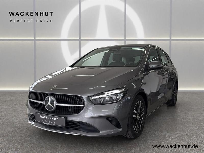 Mountaingrau met. Gebraucht 2024 Mercedes B220 Advanced Van / Kleinbus | 35.990 € (Guter Preis) - Bild 1/4