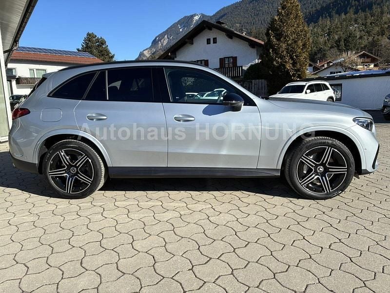 Gebraucht Mercedes GLC300e AMG 333 PS (244 kW) 2026 Metalliclack hightechsilber
