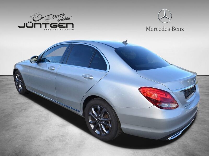 Gebraucht Mercedes C220 Avantgarde 170 PS (125 kW) 2018 Silber metallic Limousine