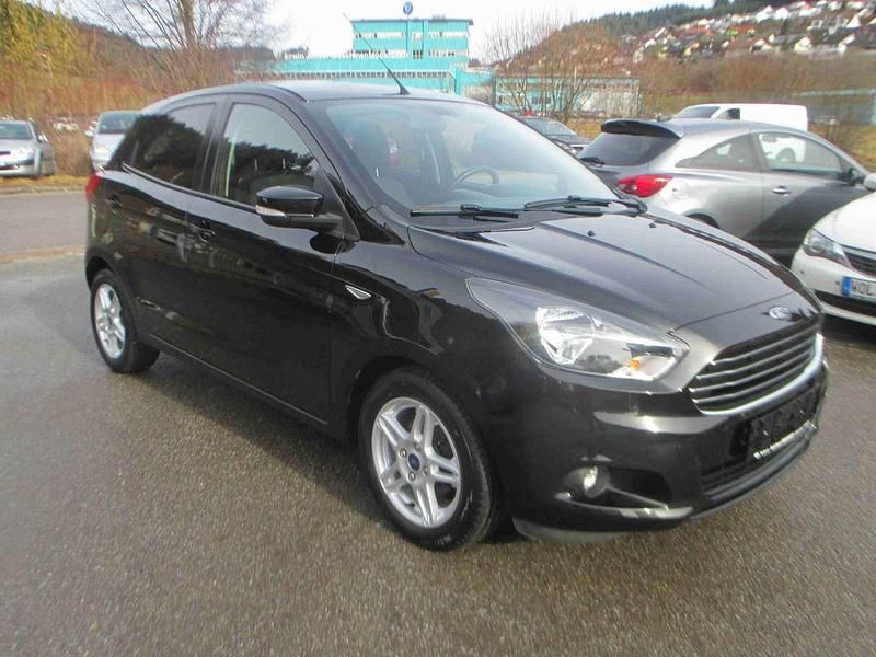 Gebraucht Ford Ka 86 PS (63 kW) 2017 Tuxedo black (metallic) Kleinwagen