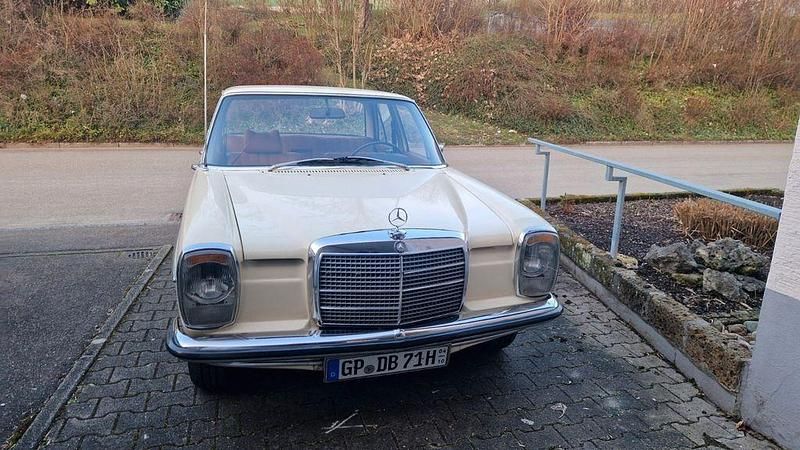 Gebraucht Mercedes W115 60 PS (44 kW) 1971 Braun Limousine