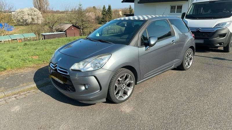 Gebraucht Citroën DS3 88 PS (64 kW) 2011 Silber Kleinwagen