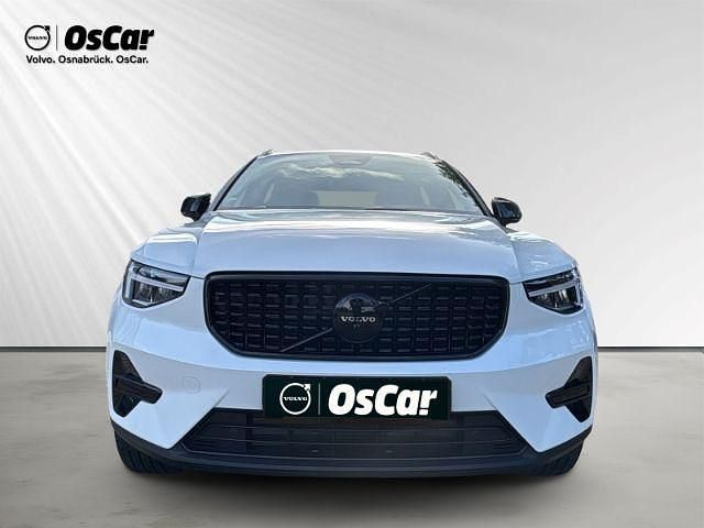 Neu Volvo XC40 Plus 163 PS (119 kW) 2025 Weiß SUV