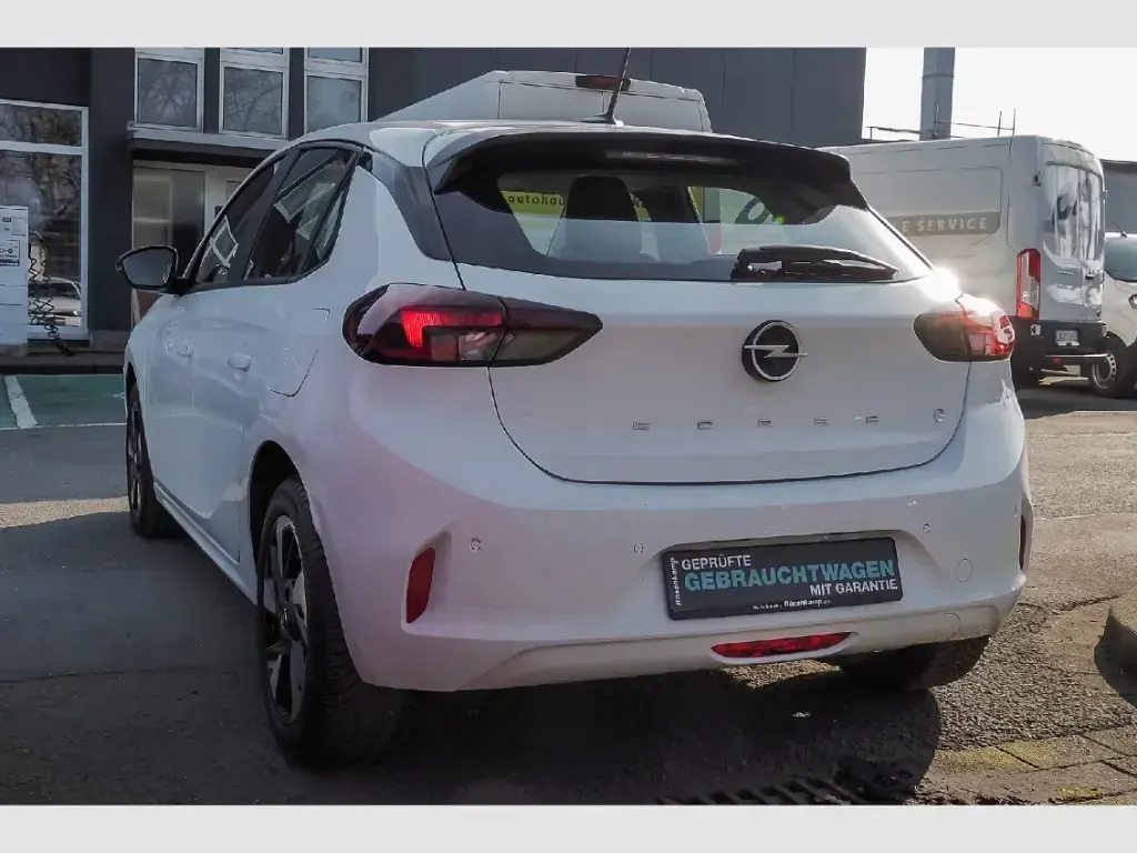 Gebraucht Opel Corsa-e Edition 100 kW (136 PS) 2024 Weiss Kleinwagen